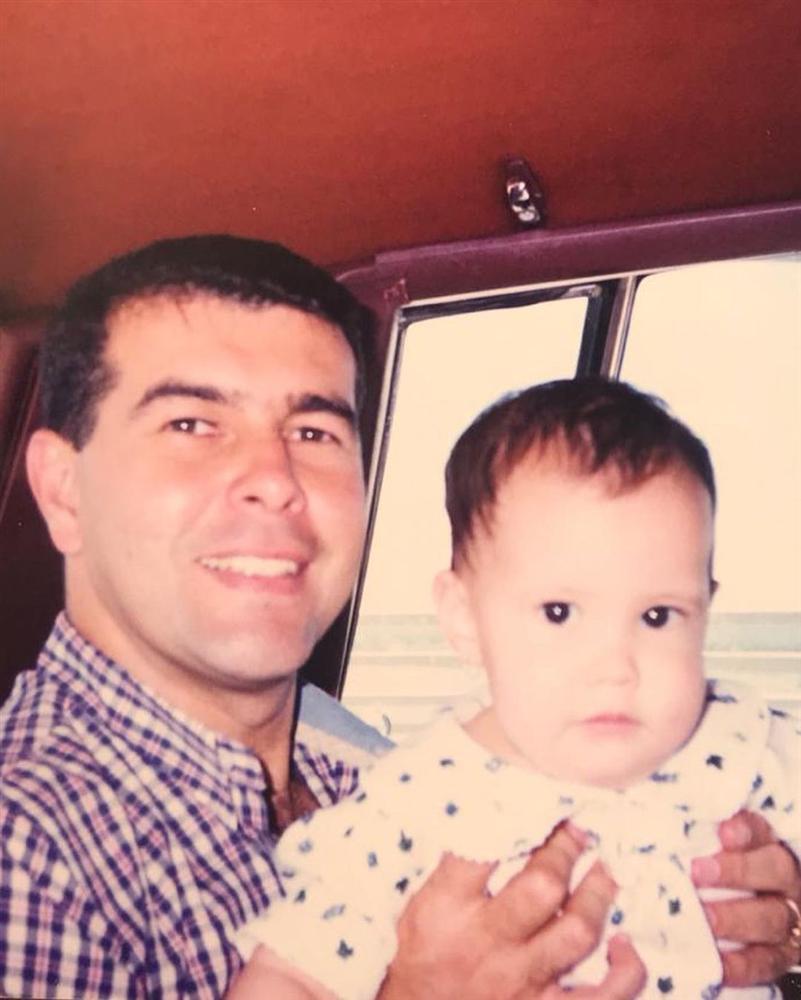 Hoa hậu nhiễm Covid-19, livestream kêu gọi cứu bố nhưng không thành-1