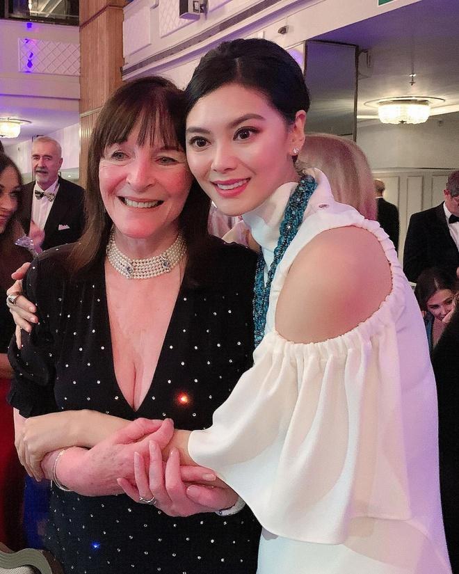 Đời đối lập của Hoa hậu Thế giới Trương Tử Lâm và Vu Văn Hà-8