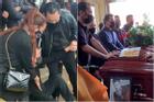Dàn  nghệ sĩ ngã quỵ tiễn đưa thi hài Vân Quang Long đi hỏa thiêu