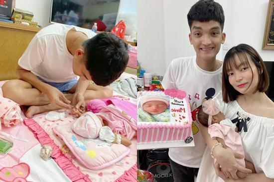 1 tháng tuổi đã được tặng trăm triệu, con gái Mạc Văn Khoa nhập hội rich kid