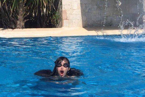 Kì vọng vào những bức ảnh chồng chụp hộ, vợ méo xệch mặt khi nhìn tác phẩm nghệ thuật-2