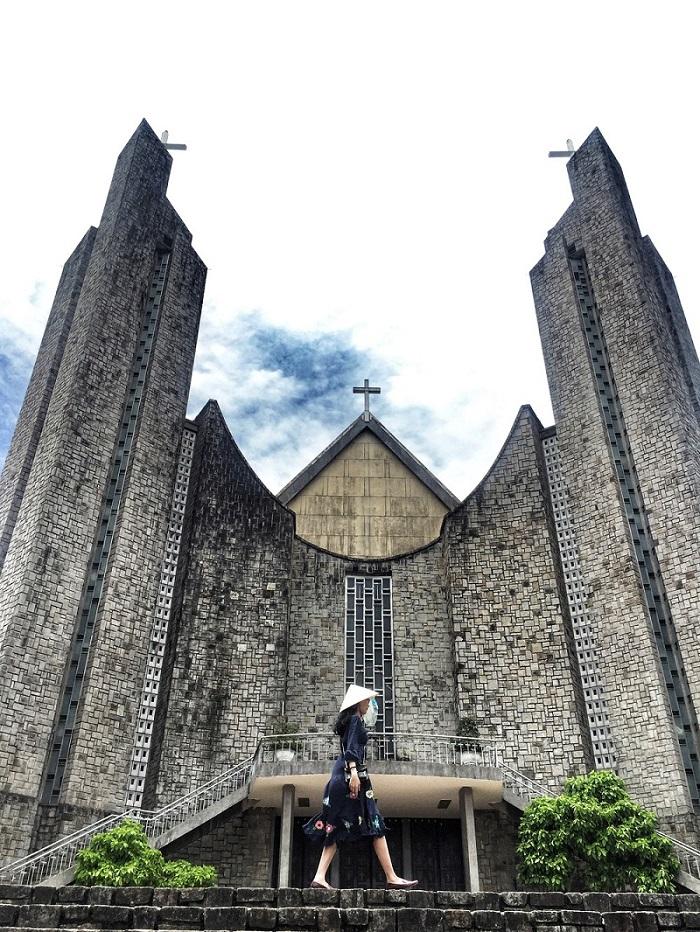 Đổi gió check-in ngay tại nhà thờ có kiến trúc đẹp như châu Âu ở Huế mộng mơ-8