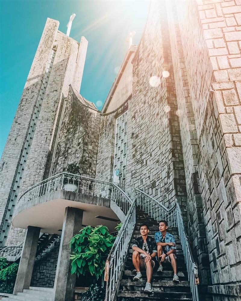 Đổi gió check-in ngay tại nhà thờ có kiến trúc đẹp như châu Âu ở Huế mộng mơ-10