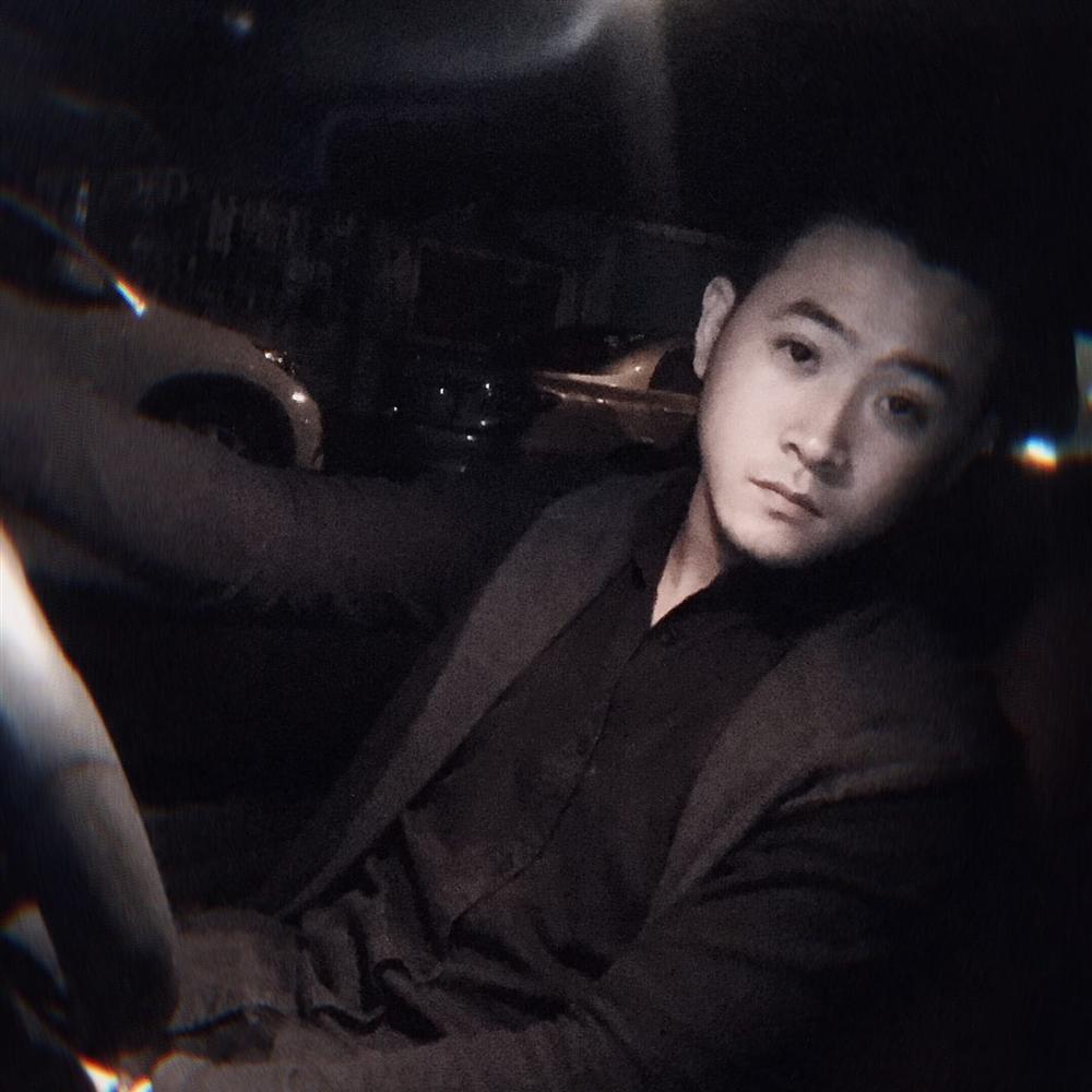 Lộ ảnh Nhật Lê tình tứ bên chàng trai lạ, Quang Hải hết đường quay xe-6