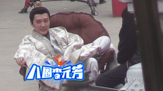 Phùng Thiệu Phong bị lên án vì hút thuốc lá phì phèo trước mặt Bành Tiểu Nhiễm-2