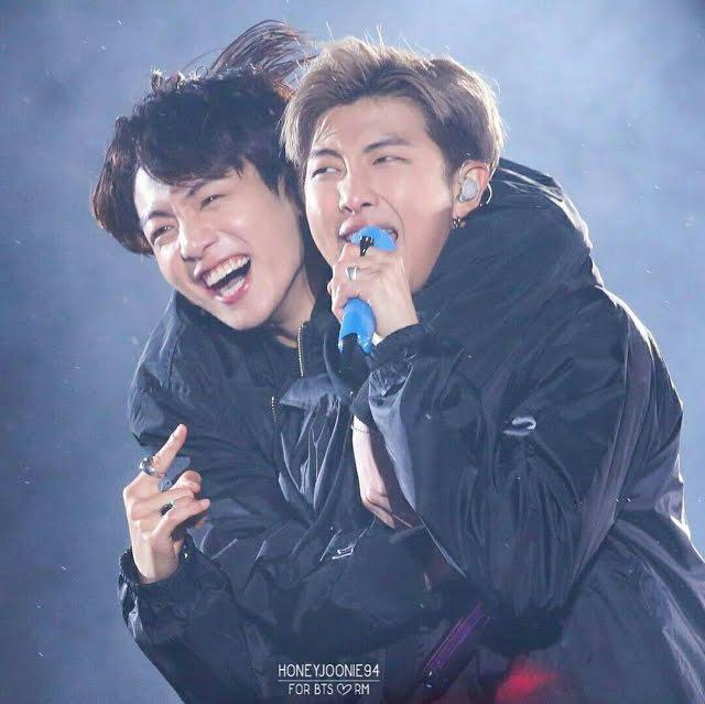 12 chiến hạm fan tốn chất xám viết fanfiction nhiều nhất 2020-4