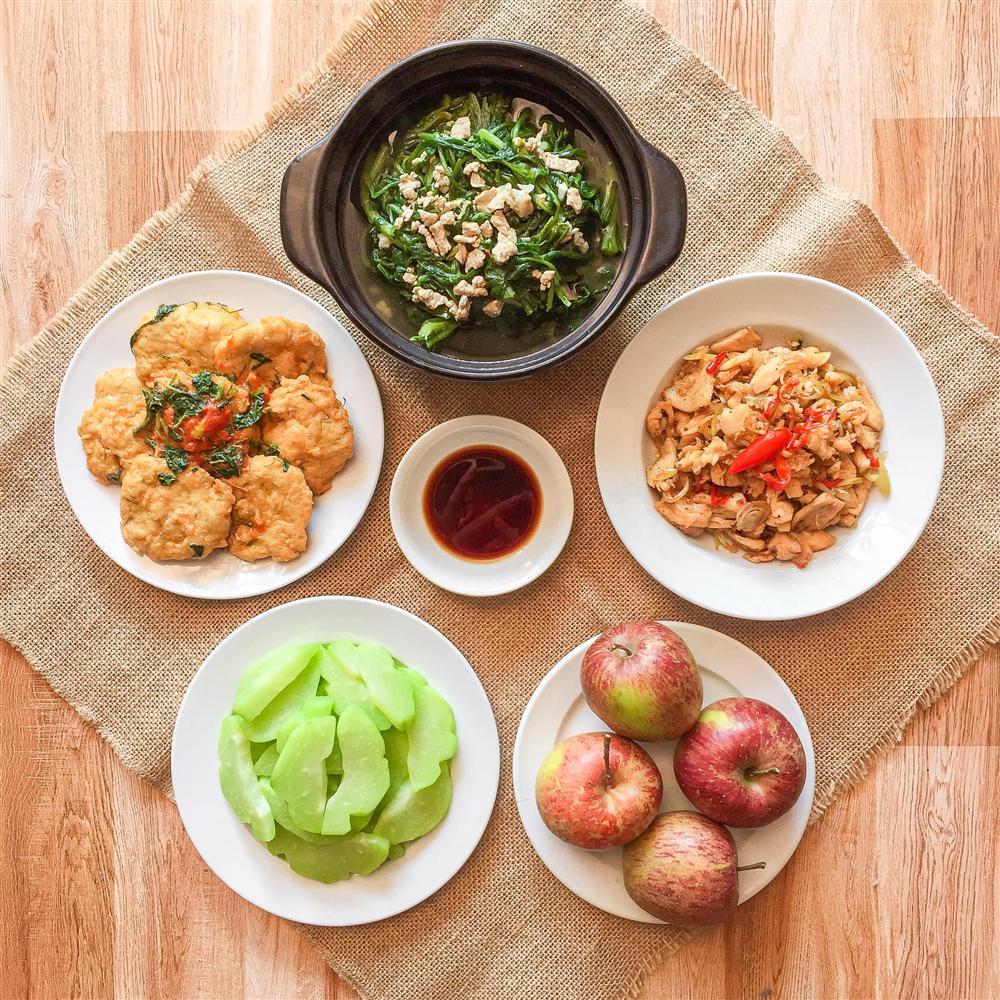 Gái đảm được khen nức nở với mâm cơm dưới 200k cho 6 người ăn-8