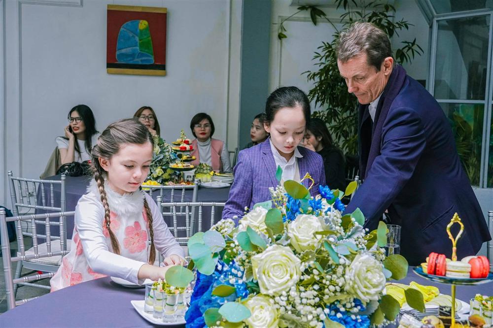 Danh tính bạn trai mới của diva Hồng Nhung-4