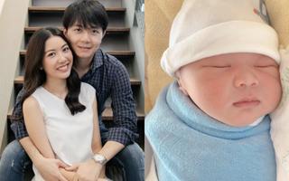 Á hậu Thúy Vân chiếm spotlight với vòng 1 ngộp thở chuẩn mẹ bỉm sữa-9