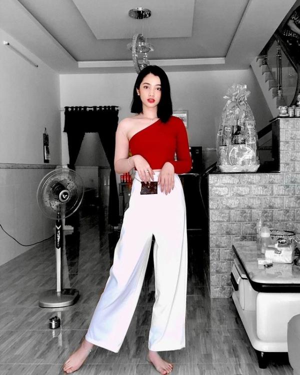 Tình mới của chồng cũ Lệ Quyên - Cẩm Đan: 10x thích diện quần ống rộng và chấp các thể loại áo sexy-10