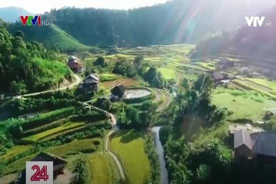 Chiêm ngưỡng con đường thổ cẩm dài nhất Việt Nam tại Hà Giang