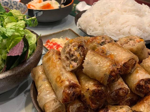 Chị gái U40 tiết lộ bí quyết gói nem chuẩn vị Hà Nội, thêm 1 thứ gia vị gây tranh cãi-4