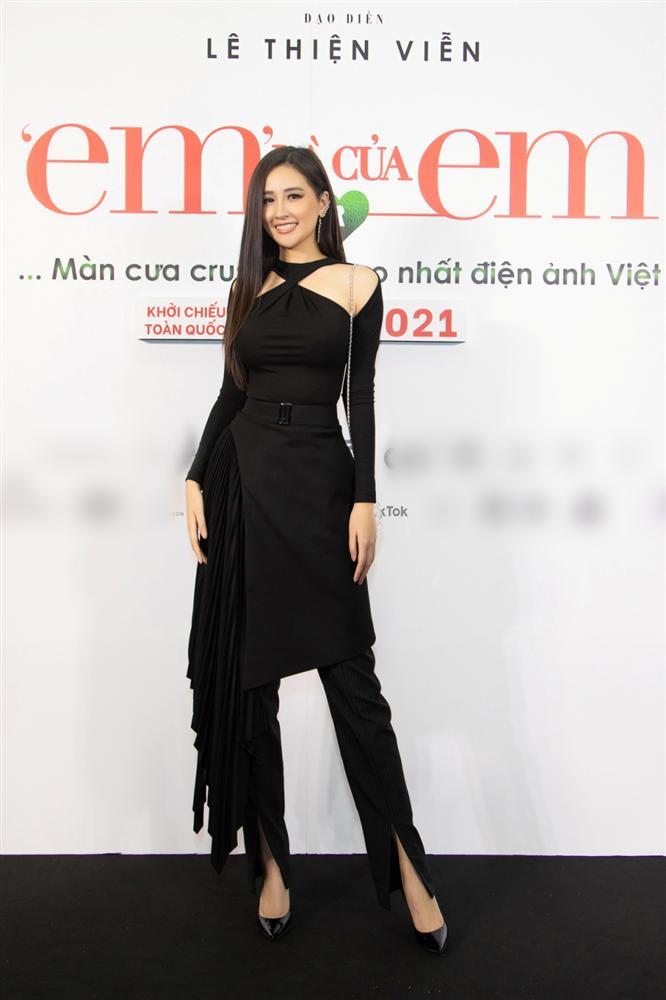 Nửa showbiz đến xem Ngô Kiến Huy giả gái: Mai Phương Thúy đẹp lấn át Hoa hậu Việt Nam-2