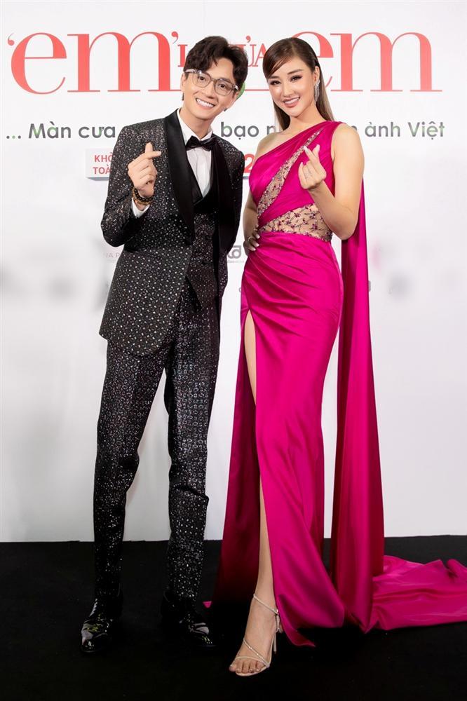 Nửa showbiz đến xem Ngô Kiến Huy giả gái: Mai Phương Thúy đẹp lấn át Hoa hậu Việt Nam-6