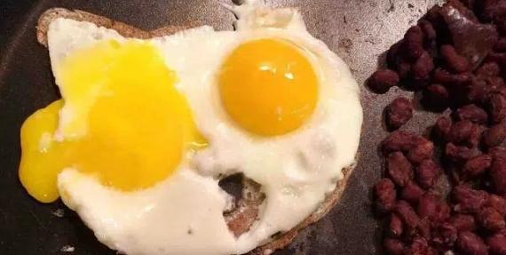 Kiểu người chưa biết nấu ăn ngon hay dở nhưng khoản trình bày chỉ đáng 1 điểm-2