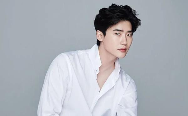 Gong Yoo, Lee Jong Suk được đề cử đóng cùng Song Hye Kyo, netizen cầu xin: Các anh chạy ngay đi-3