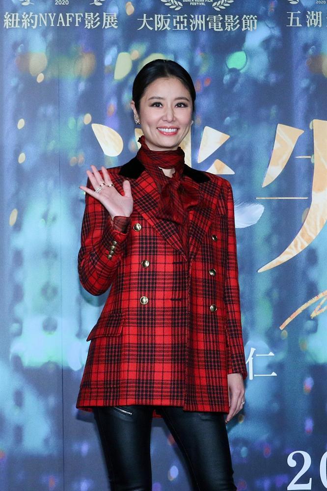 Đụng hàng BLACKPINK Rosé, Lâm Tâm Như lép vế do lộ dấu hiệu tuổi tác-2