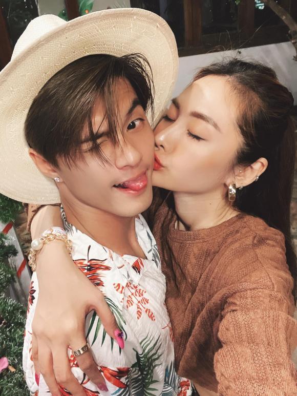 Đi du lịch cùng Lâm Vinh Hải, Linh Chi khoe dáng gợi cảm nhưng bị lộ vùng nách nhăn nheo-3