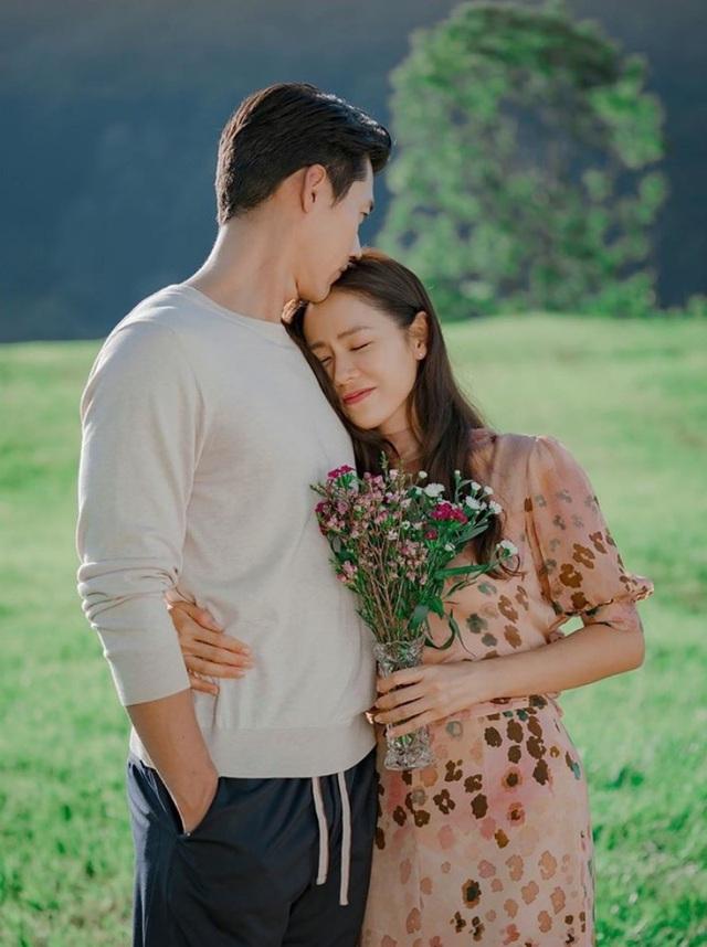 Hyun Bin nói về Son Ye Jin: Lần đầu gặp đã bị sự tinh tế của cô ấy chinh phục-5