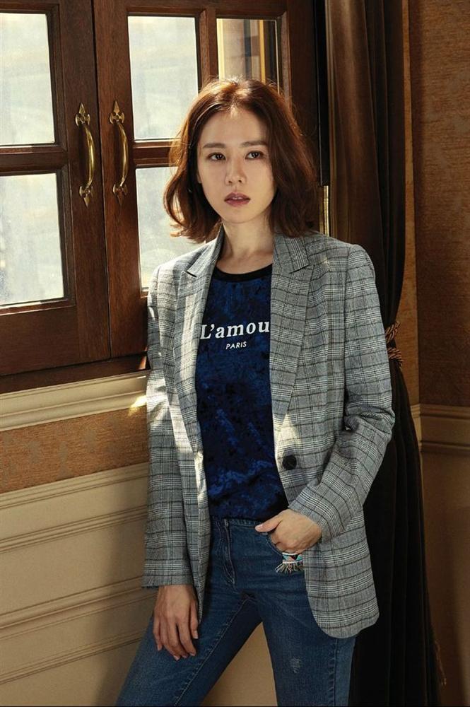 Hyun Bin nói về Son Ye Jin: Lần đầu gặp đã bị sự tinh tế của cô ấy chinh phục-25