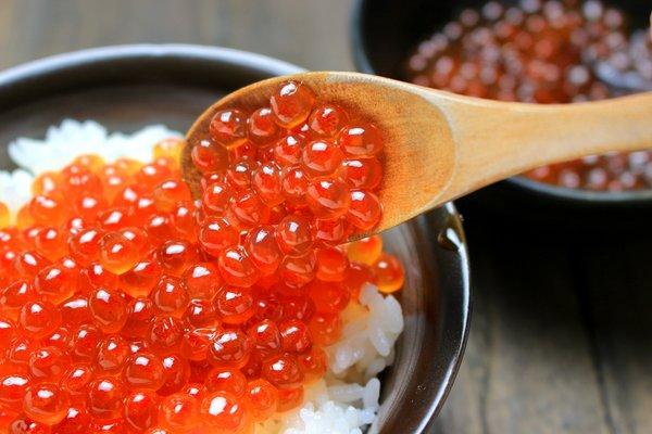 Mổ cá hồi phát hiện buồng trứng siêu to, mẹ trẻ lên hỏi dân mạng cách chế biến, được tư vấn hài hước-3