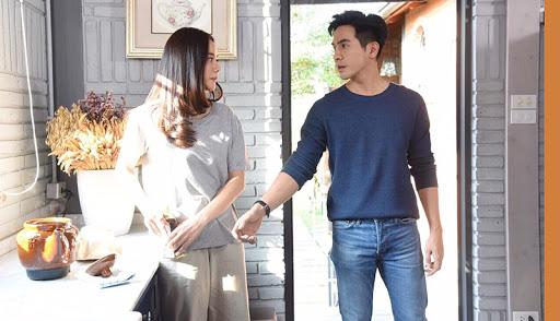 Tình cờ gặp lại vợ cũ trong đám cưới của người bạn, chồng bật khóc vì một câu hỏi-1