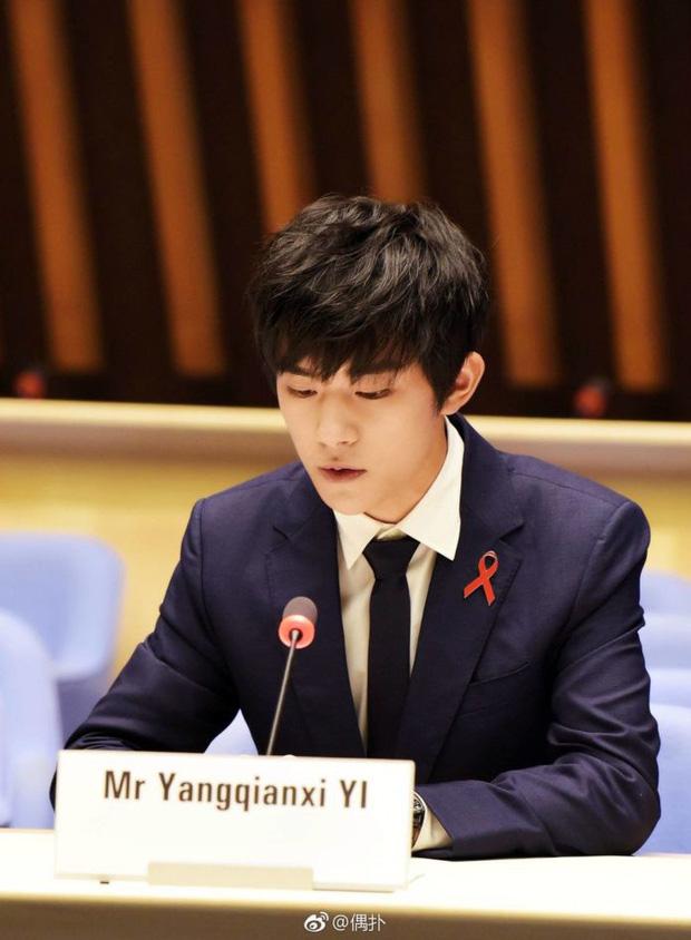 Dịch Dương Thiên Tỷ: Từ thần tượng bị chê xấu cho đến nghệ sĩ đa tài của Cbiz-7