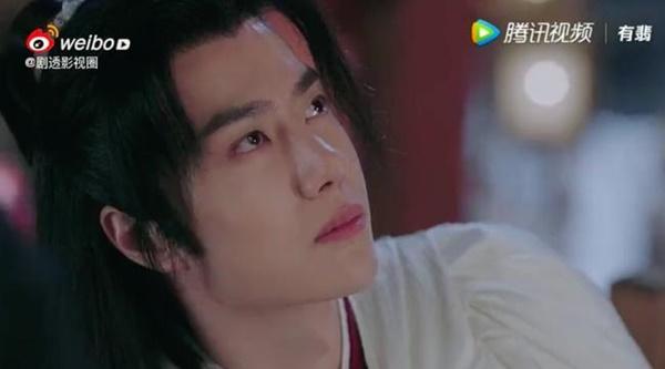 Triệu Lệ Dĩnh chủ động hôn môi Vương Nhất Bác, netizen náo loạn vì quá ngọt-3