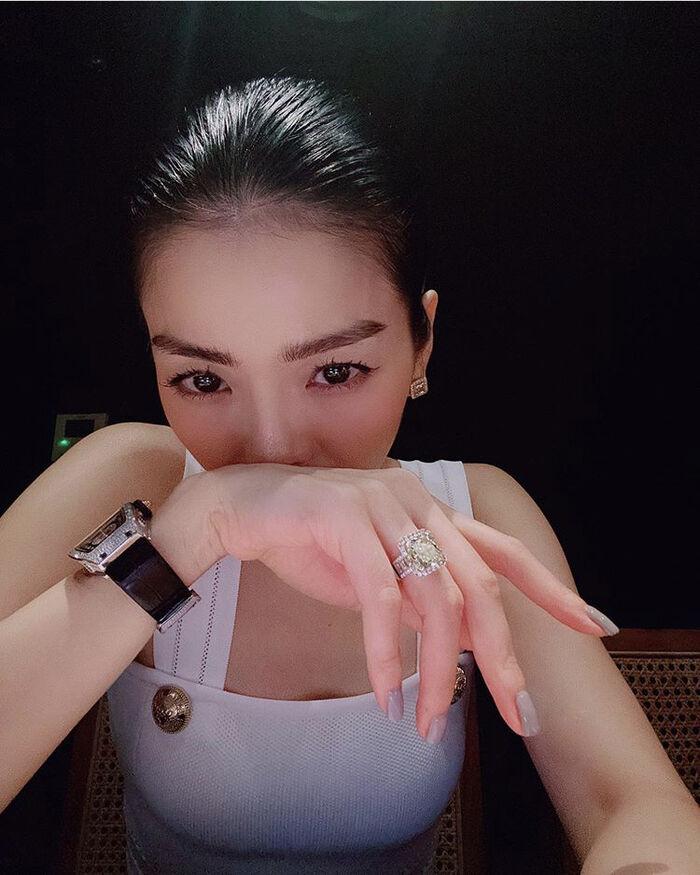 Sau ly hôn, chồng cũ Lệ Quyên tậu biệt thự sang chảnh hơn vợ-4