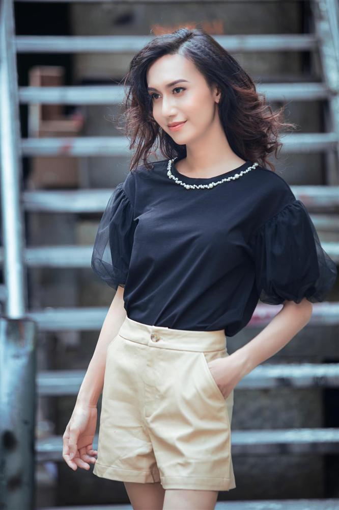 Mẹ ruột Lynk Lee bài xích vòng eo 58cm quá ốm yếu của con gái-5