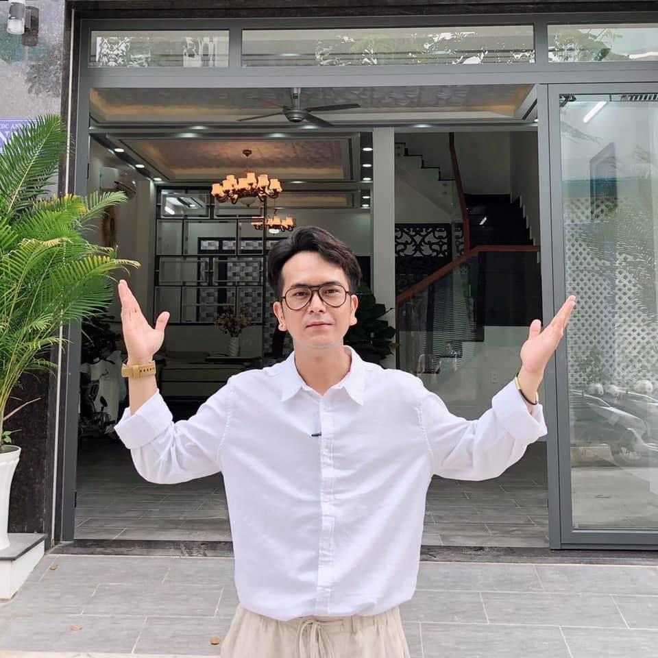 Sao Việt hứng đá vì động viên Hoàng Anh giữa sóng gió ly hôn-2