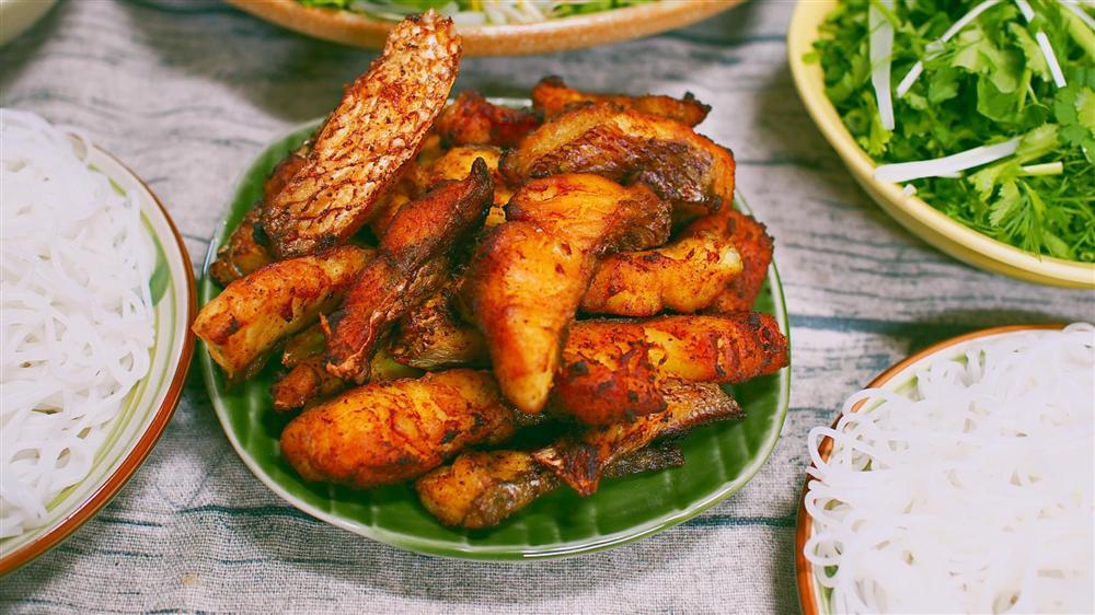 Mẹ đảm chiêu đãi cả nhà món bún cá chấm cực ngon cho ngày cuối tuần-3