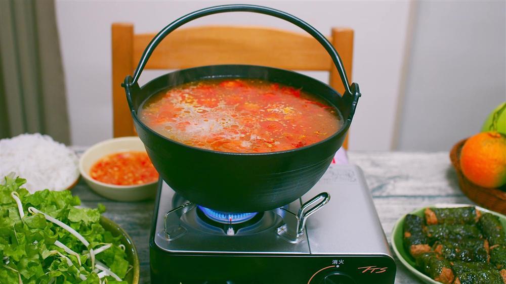 Mẹ đảm chiêu đãi cả nhà món bún cá chấm cực ngon cho ngày cuối tuần-4