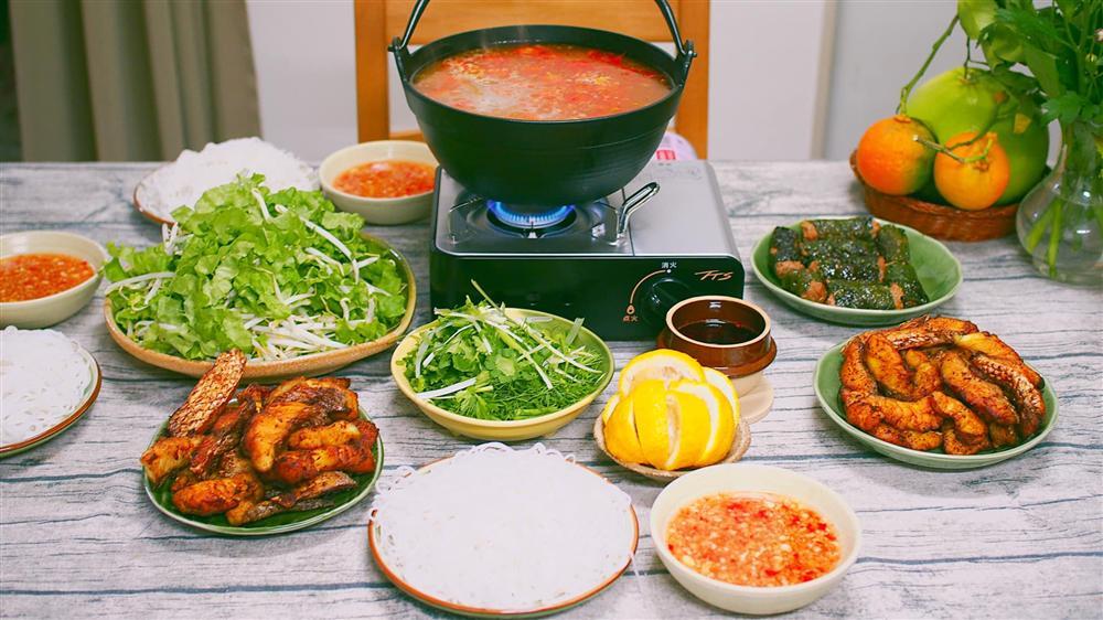 Mẹ đảm chiêu đãi cả nhà món bún cá chấm cực ngon cho ngày cuối tuần-6