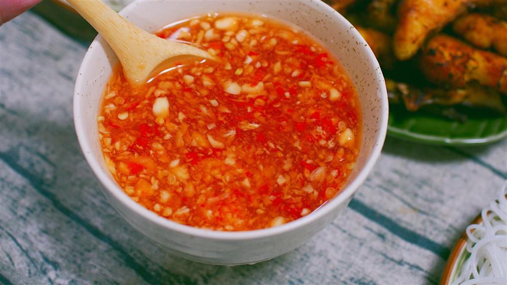 Mẹ đảm chiêu đãi cả nhà món bún cá chấm cực ngon cho ngày cuối tuần-5