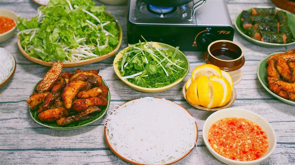 Mẹ đảm chiêu đãi cả nhà món bún cá chấm cực ngon cho ngày cuối tuần-2