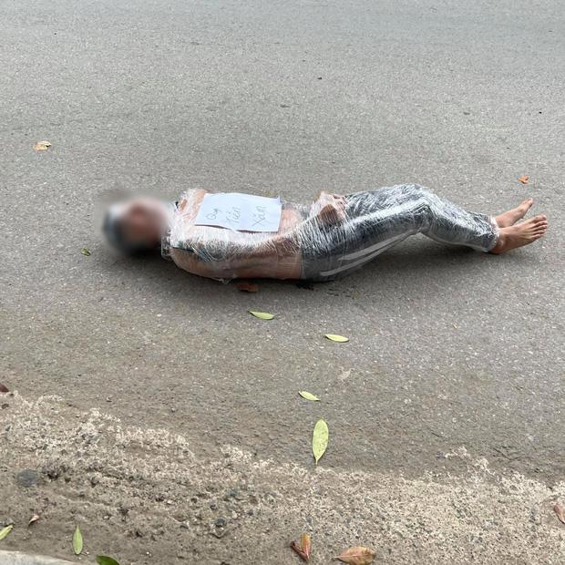 Thanh niên bị dán nilon kín người, trói dưới gốc cây, nguyên nhân phía sau gây sốc-2