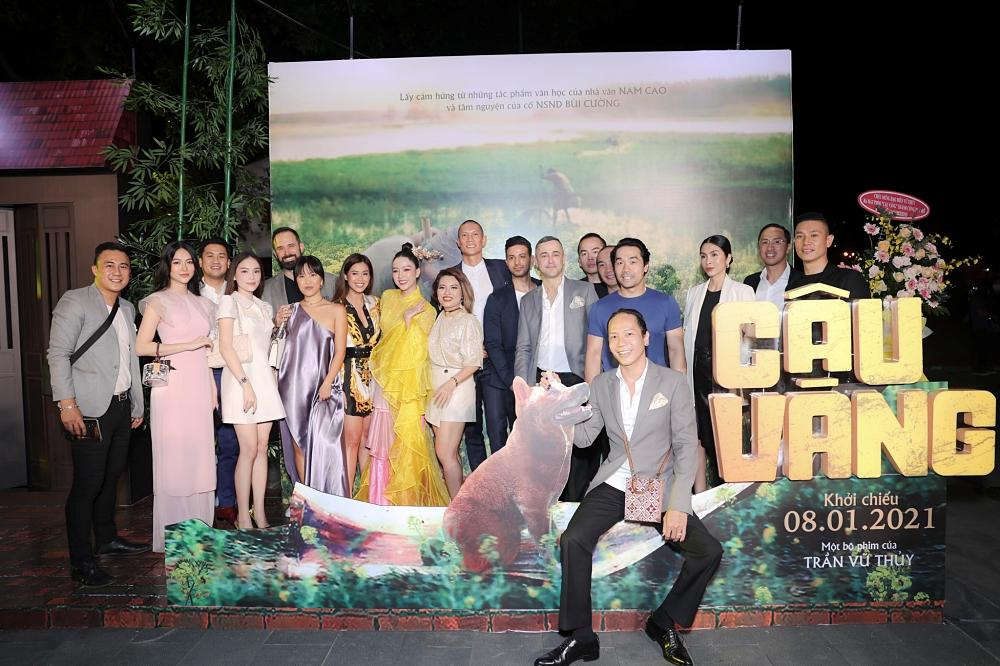 Vợ chồng Tăng Thanh Hà cùng gia đình đại náo thảm đỏ ra mắt phim Cậu Vàng-3