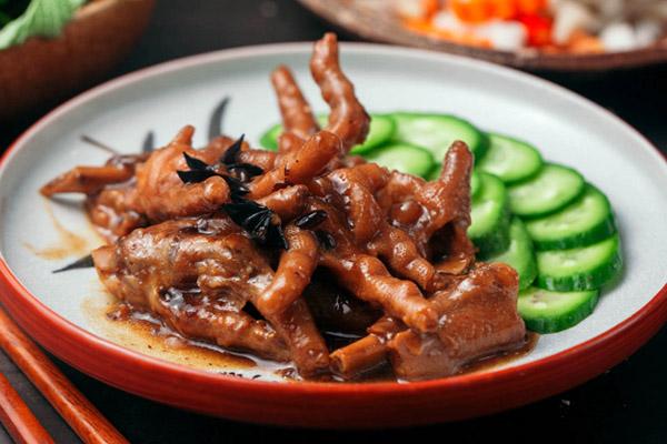 Chân gà cay hấp thảo mộc cho bữa tối-1