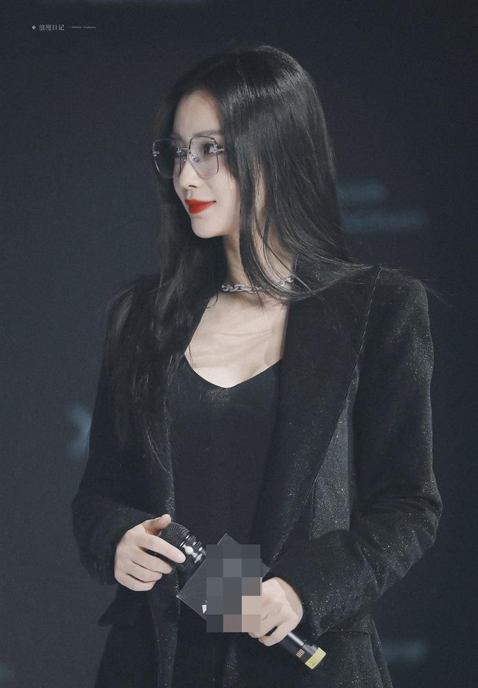 Angela Baby xuất hiện quyến rũ và tự tin sau khi bị tố giật bồ-3