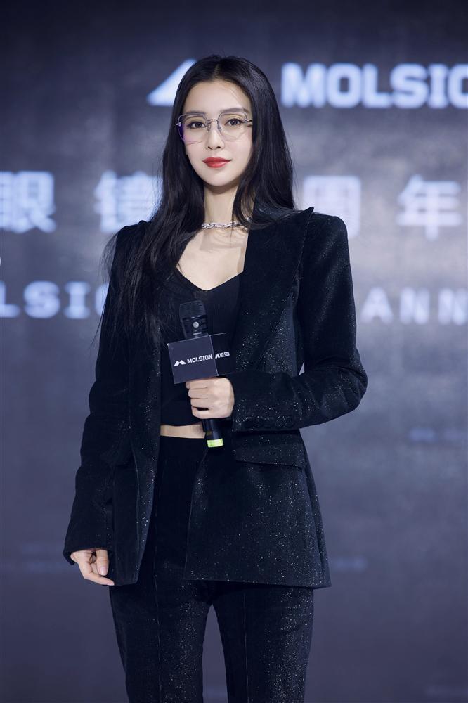 Angela Baby xuất hiện quyến rũ và tự tin sau khi bị tố giật bồ-5