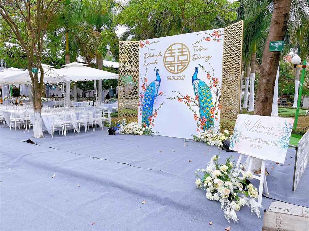 Bùi Tiến Dũng ngã sấp mặt vì bế khách nữ trong đám cưới ở Bắc Ninh-1