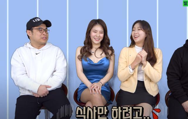 Chia sẻ khoảnh khắc tồi tệ nhất khi làm chuyện ấy, nữ YouTuber xinh đẹp gây sốc: Chỉ 3cm và 3 giây-3