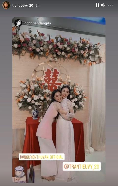 Đỗ Mỹ Linh, Tiểu Vy diện áo bà ba làm phù dâu đám cưới Á hậu Thúy An-4