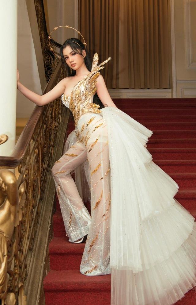 Á hậu Kiều Loan đụng hàng Cẩm Đan: Cùng quay vào ô mất điểm vì lộ nội y-8