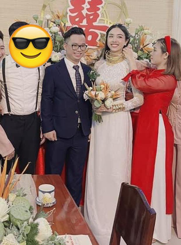 Á hậu Thúy An được trao của hồi môn 13 cây vàng đeo kín cổ kín tay-4