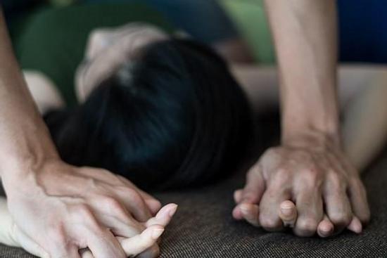 Thanh niên đưa bé gái 13 tuổi bỏ nhà đi gần 20 ngày, quan hệ tình dục nhiều lần