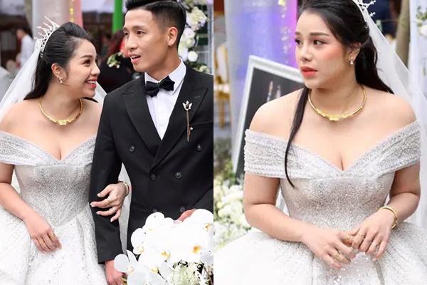 Bà xã Bùi Tiến Dũng chi 1,7 tỷ đồng cho váy cưới trong 3 lần tổ chức hôn lễ-6