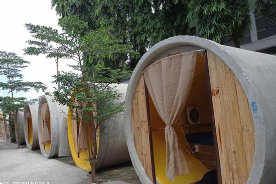 Xuất hiện quán cà phê ống cống độc lạ ở Bình Dương cho khách vào… nằm nghỉ