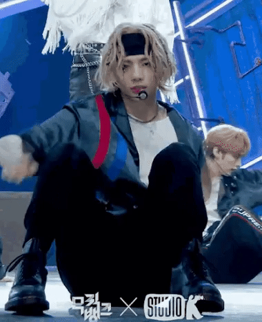 11 Idols xứng danh ông hoàng dancer được Knetizens bình chọn-7